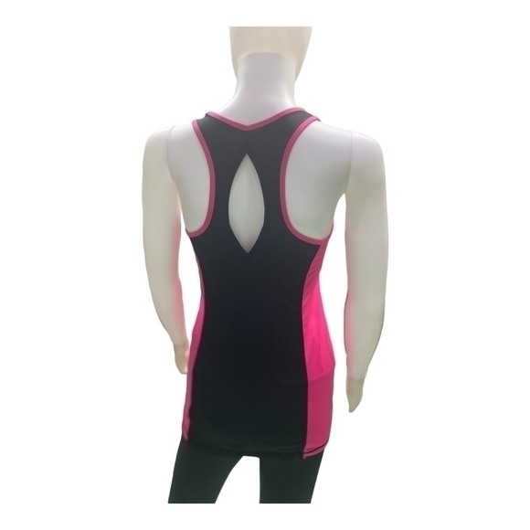 𝅺Reebok Tank Top - Picture 3 of 5